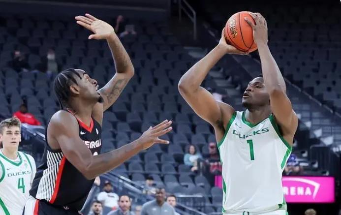 作用, 岁的防守型, 比赛 作用, 岁的防守型, 比赛