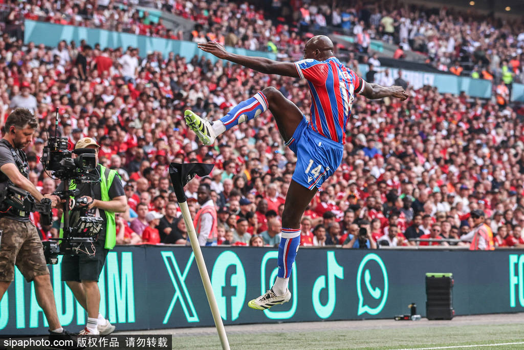 控在比赛中, 技与娱乐之