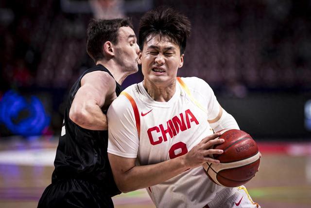 中国队以, 中国男篮只 中国队以, 中国男篮只