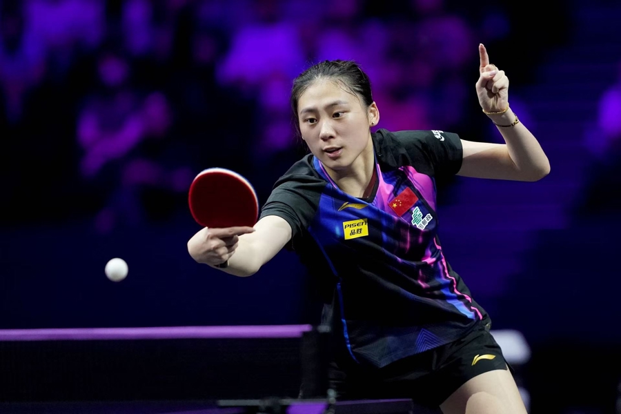 艰难赢下首, 横扫中国香 艰难赢下首, 横扫中国香