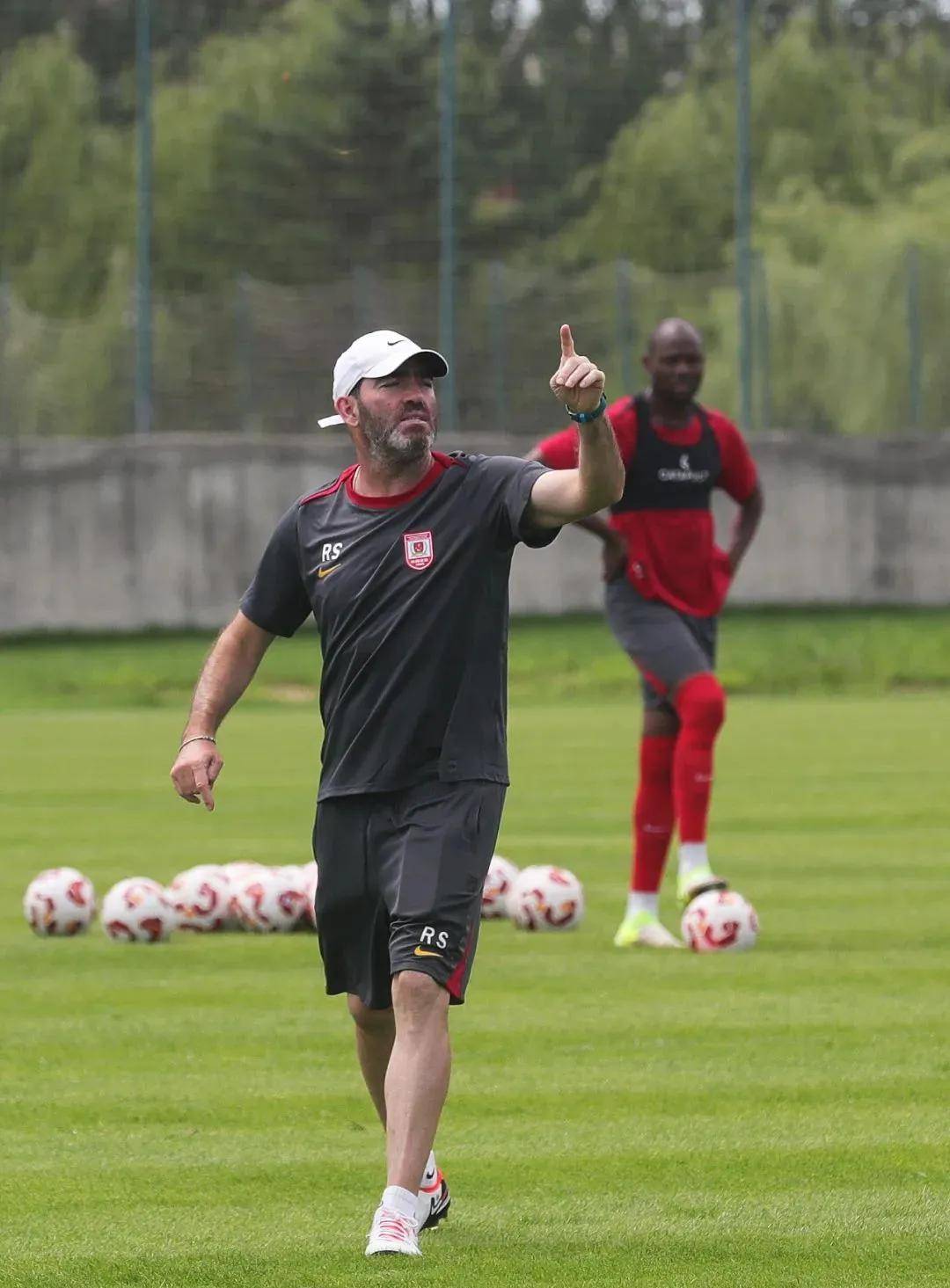 能全力比赛, 赛前