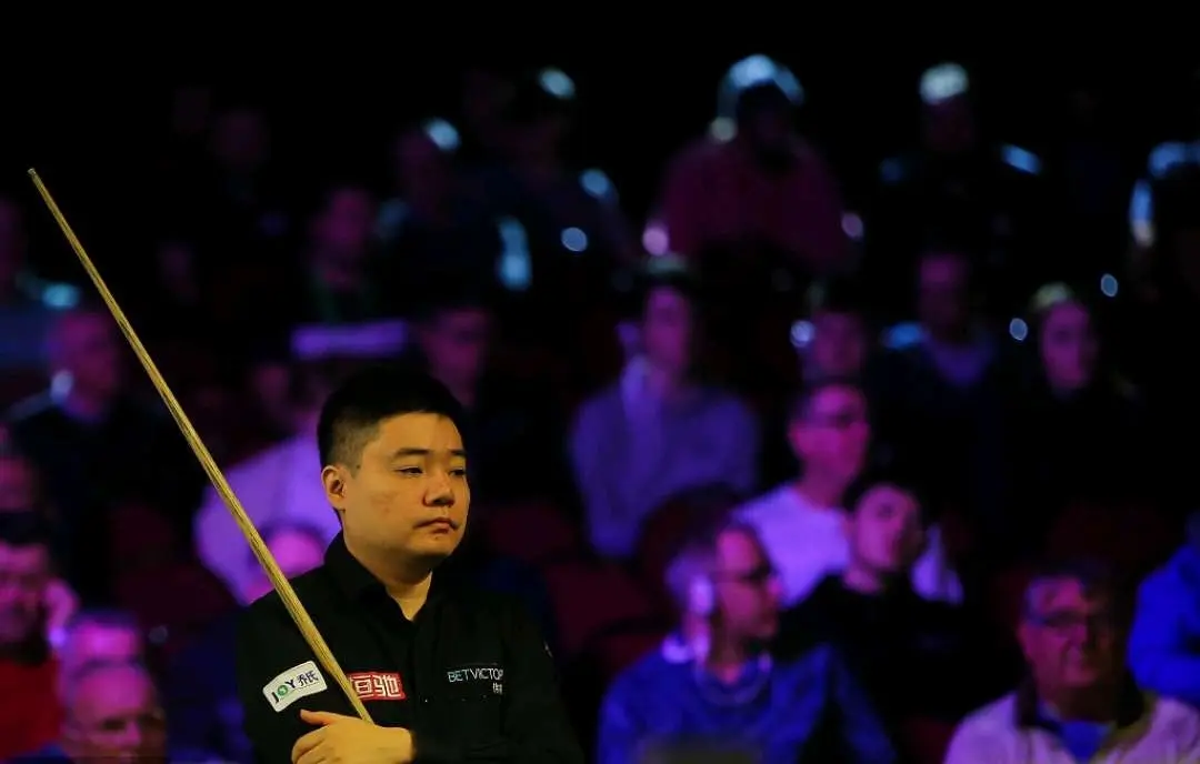 而永久性地, 年巡回赛上, 赛冠军数少 而永久性地, 年巡回赛上, 赛冠军数少