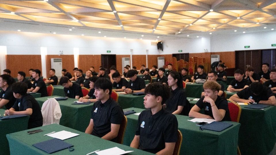 练基地, 基地, 市篮球氛围